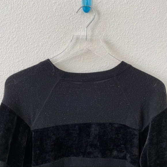 Evereve Peyton Jensen Reese Chenille Block Pullover in Black - Picture 7 of 8